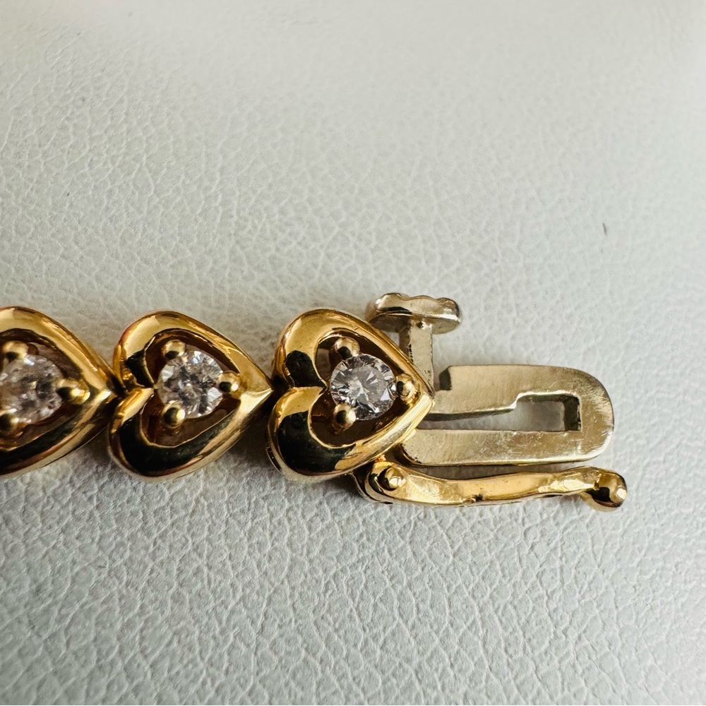 Vintage 14K Yellow Gold and Diamond Heart Link Tennis Bracelet Romantic 7" - Picture 5 of 5